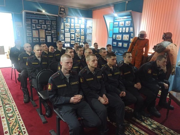 Патриотическая лекция «Глубины покоряются героям»