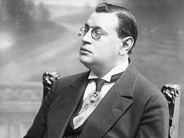 Литературное досье «Писатель оригинального дарования»