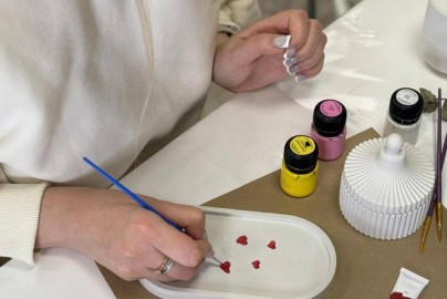 Роспись декора из гипса. Идеальный подарок к 8 марта