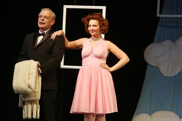 Женщины на закате в отсутствии мужей