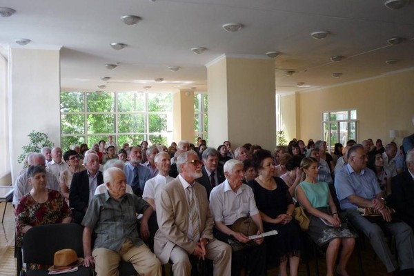 «Я пишу и читаю стихи...»