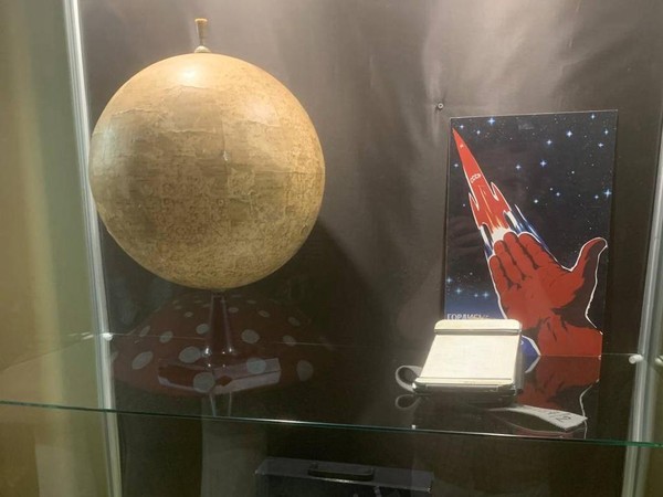 Выставка «Первые в космосе»