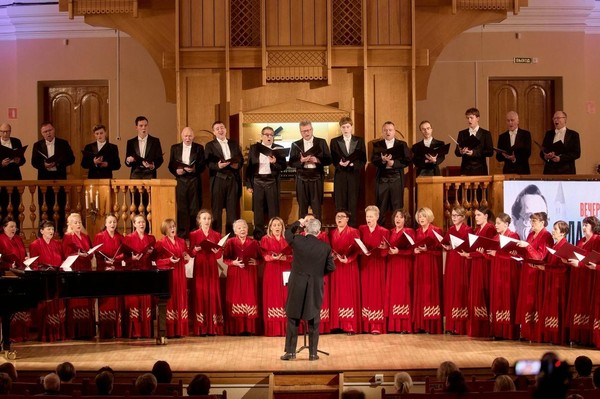 Концерт Архангельской любительской академической хоровой капеллы им. В. А. Максимкова