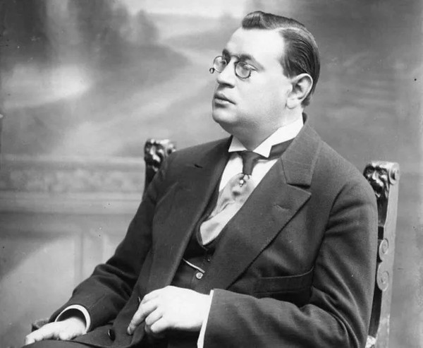 Литературный час «Смеемся вместе с Аверченко»