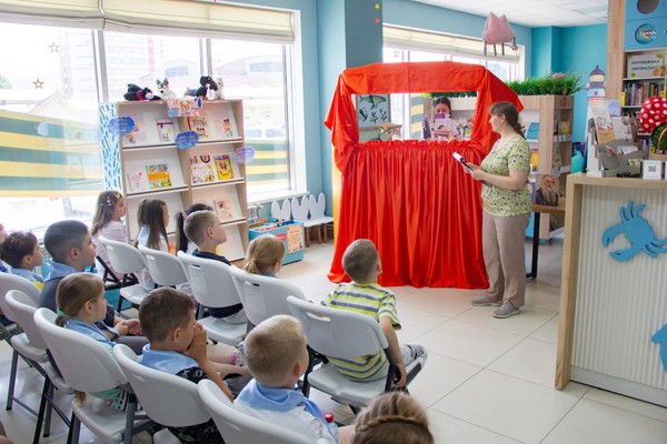 Тематический час «Весь мир – театр!»