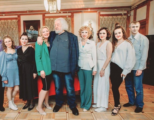 Спектакль «Опен-театр открывает крышу»