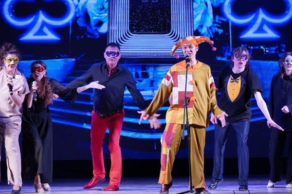 Спектакль «Трудный возраст»