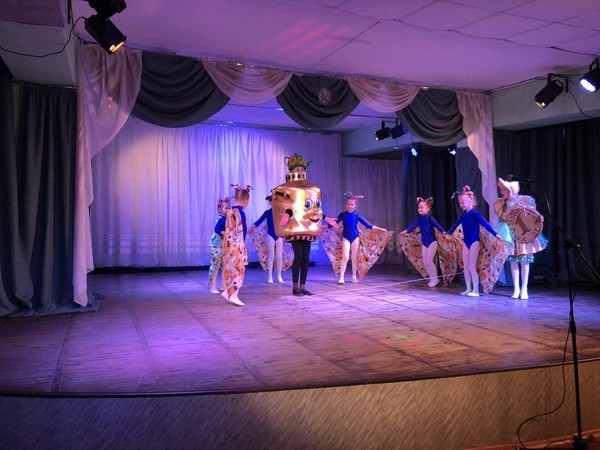 Спектакль «О многих шестиногих»