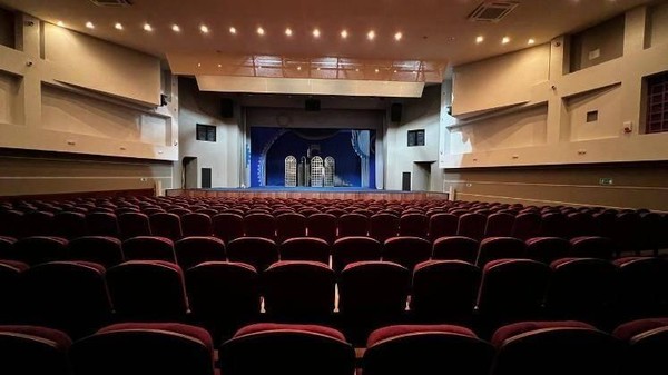 Юбилейный концерт «Весенний бал Воланда, или Как писатели театр с юбилеем поздравляли»