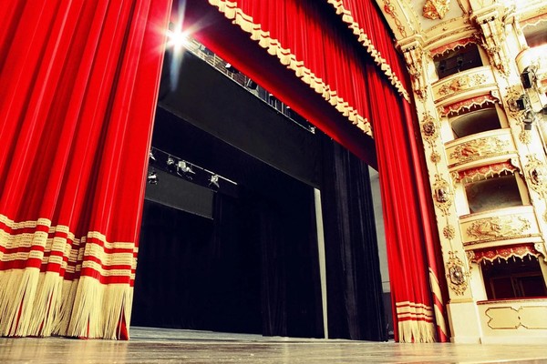 Игра интеллектуальная «Секреты закулисья»