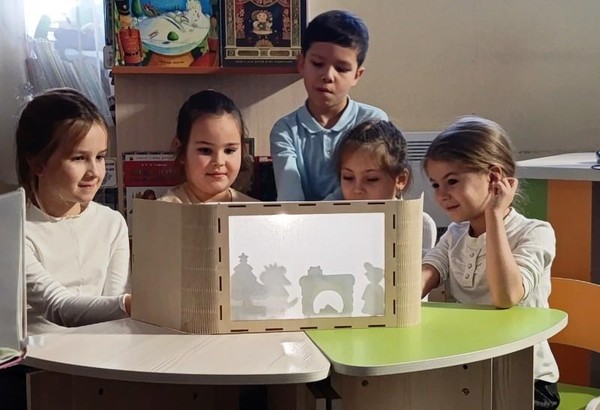 Литературно-театрализованный праздник «Сказки за кулисами»