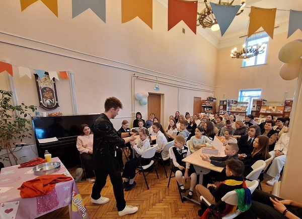 Праздничная программа «Талантов юных фейерверк»