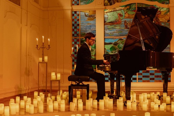 В свечах: музыка со вкусом. Классика диско