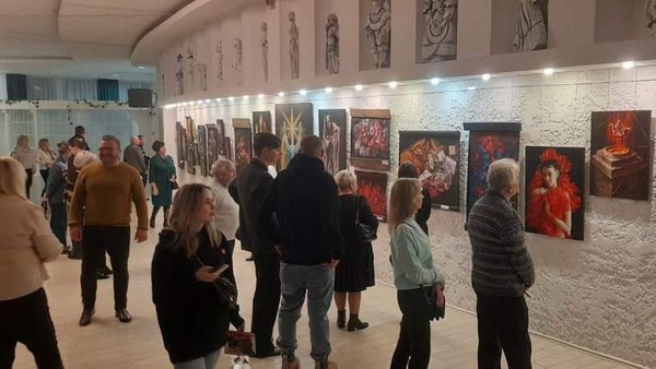 выставка художника Ольги Далент «На границе Миров»