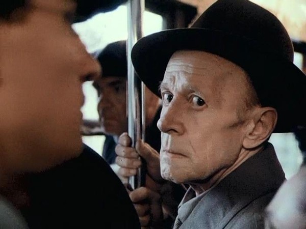 Показ и обсуждение фильма «Брызги шампанского»