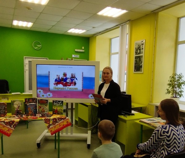 Интерактивная программа «Читаем сказки народов России», семейный выходной