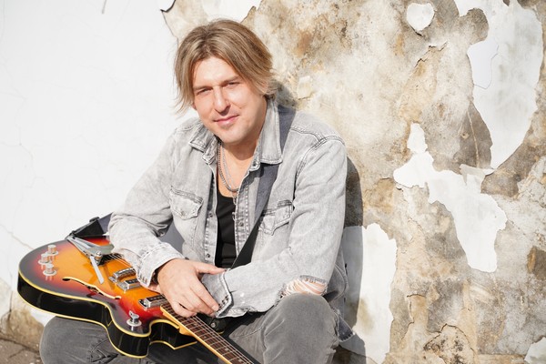 Валерий Стронский. Останусь пеплом на губах