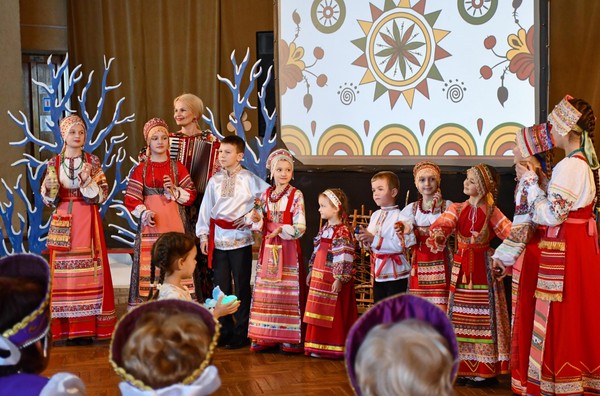 Народные посиделки «Душа поёт, гармонь играет!»