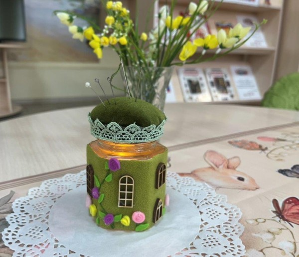 Мастер-класс «Домик-игольница»