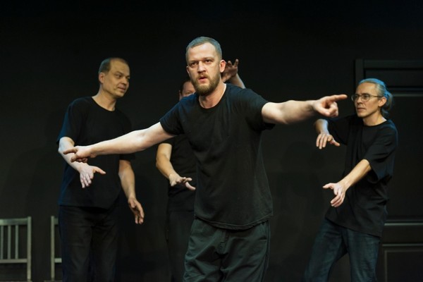 Спектакль «Отцы и эти» мужского плейбек-театра Павла Топоркова