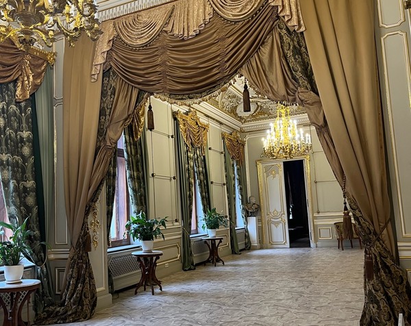 Особняк Половцова: роскошные залы за закрытой дверью