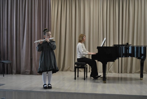 Концерт «Весенние акварели» учащихся класса флейты и арфы