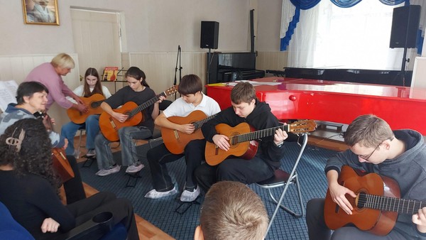 Групповые занятия в академии искусств