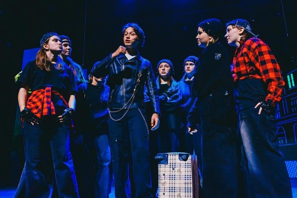 Спектакль «Приключения Электроника. Стать человеком»