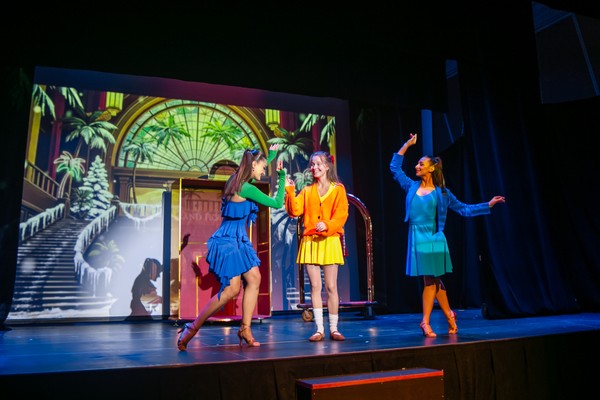 Белая колдунья и волшебный лифт