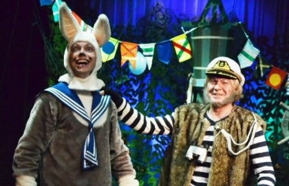 По зеленым холмам океана