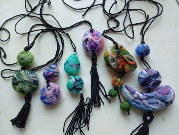 Мокрое валяние из шерсти