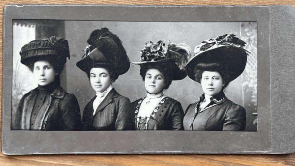 Лекция «Все дело в шляпе»