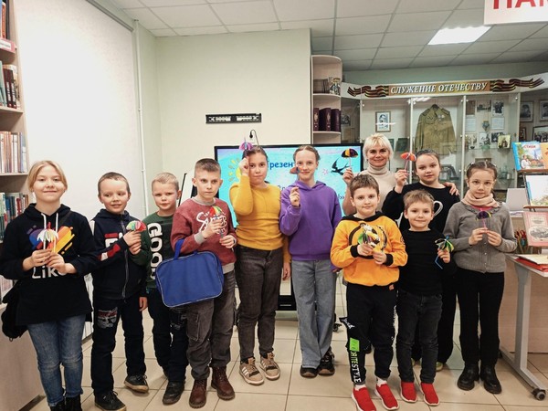 Познавательный мастер-класс «Яркие зонтики весны»