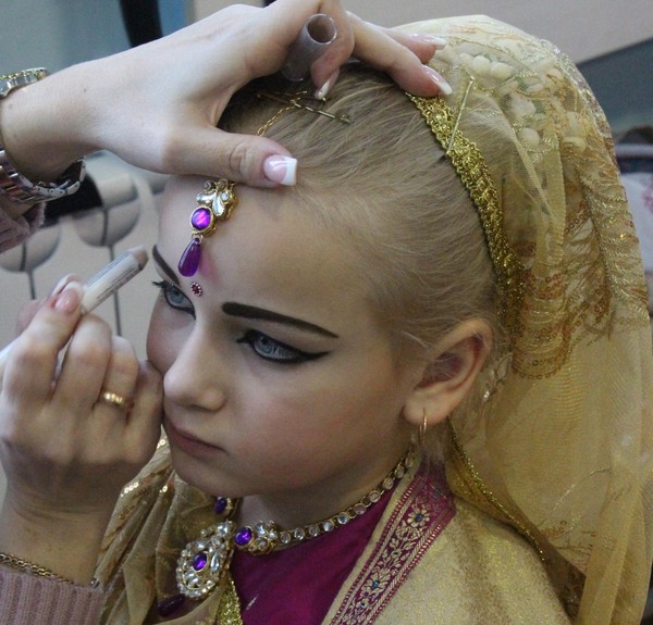 «Искусство индийского сценического макияжа» –мастер-класс по макияжу