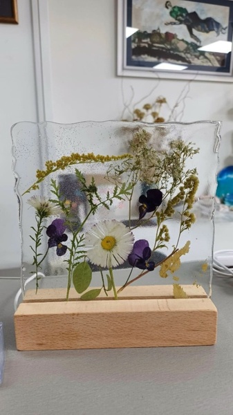 23-29 марта в 16.00 и в 18.30 Изделия из эпоксидной смолы.