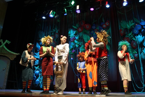 Театрализованная концертная программа «20 лет на бис!»