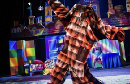 Малыш и Карлсон, который живет на крыше