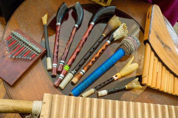 Выставка музыкальных национальных инструментов