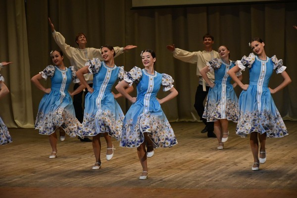 Гала-концерт «Калейдоскоп танцев народов России»