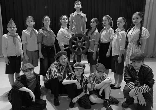 Премьерный показ спектакля «Тимур и его команда»