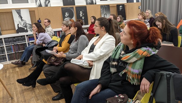 Лекция «Карьера без чувства вины: как расти, не теряя друзей и себя»