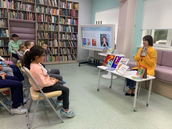 Открываем секреты поэзии «Стихи для настроения с Яной Илюхиной»