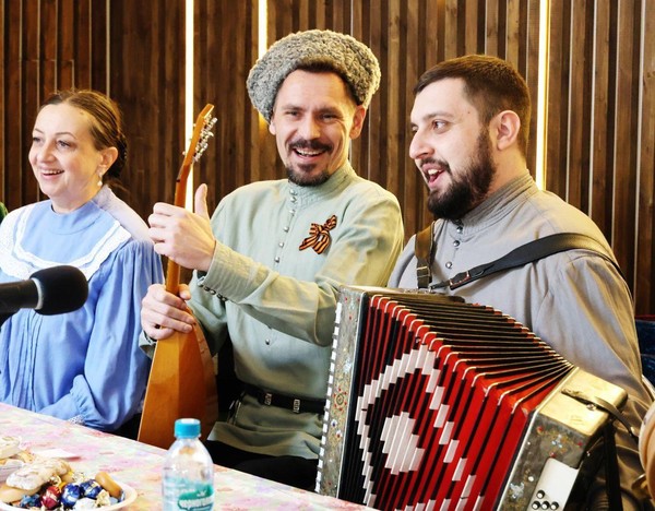 Застольный концерт «Споемте, друзья»