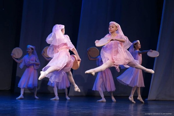 Праздничный концерт «С любовью к мамам и папам»