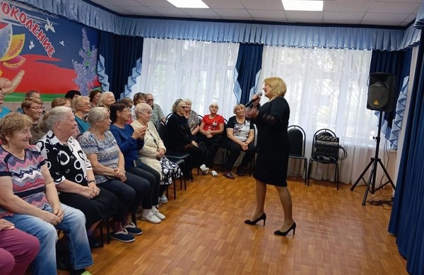 Концертная программа«Есть в марте день особый»