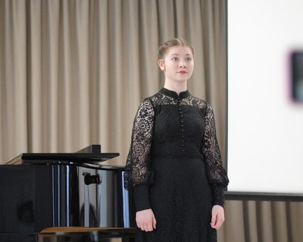 Конкурс чтецов «Стихи о войне и мире»