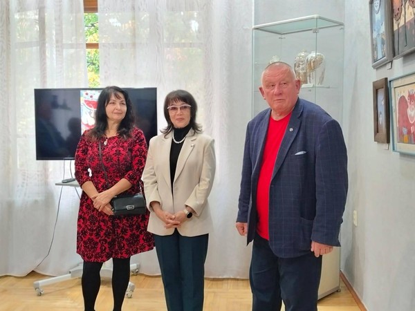 Открытие выставка акварельной живописи «Цветы – поэзия жизни»