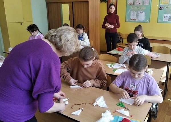 Познавательный час «Добрым людям на загляденье»