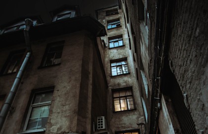 Мистические места Петербурга: прогулка по дворам и парадным