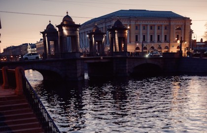 Мистические истории Петербурга: прогулка по дворам и парадным